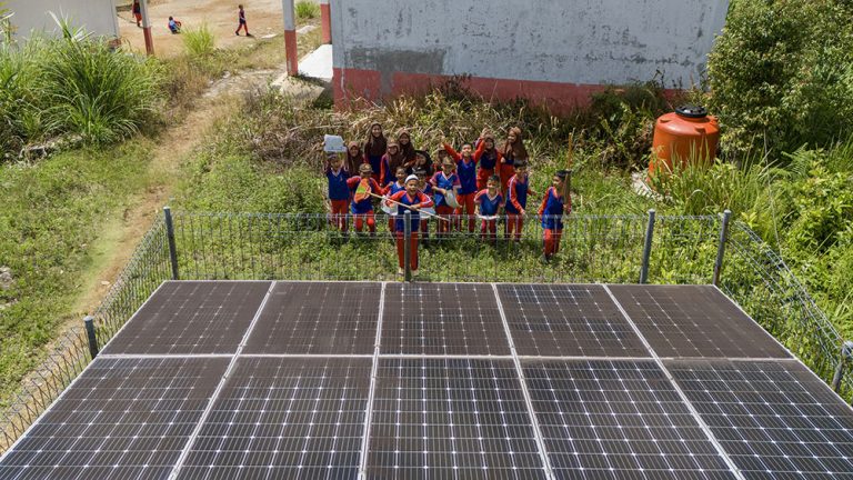 Panel Surya masuk Sekolah